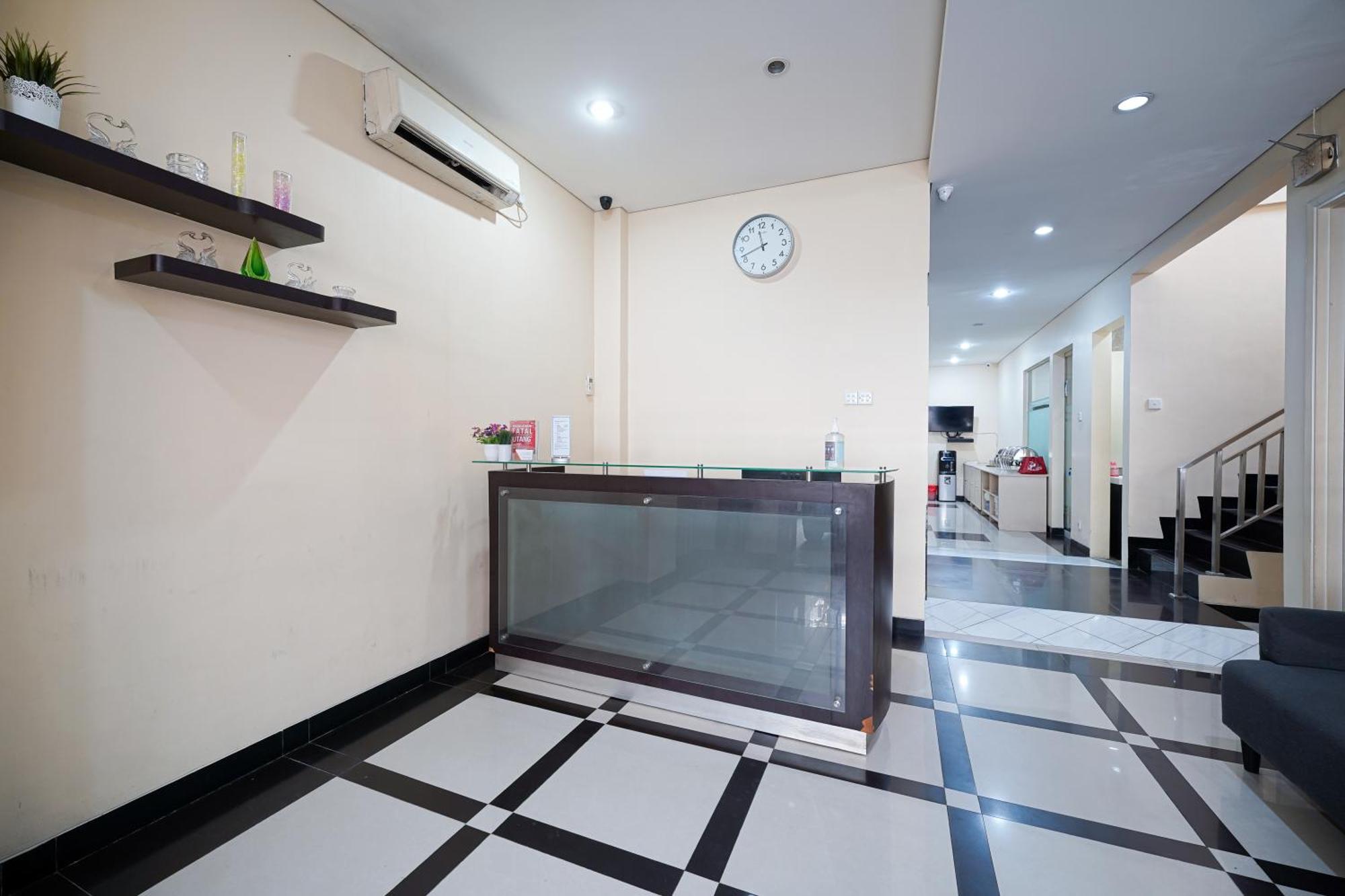 Multi 88 Syariah Hotel Jakarta Exterior photo